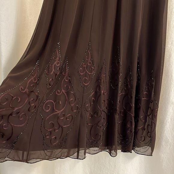 Liz Claiborne size 8 brown semi formal dress - Picture 3 of 7